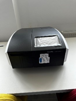 UV-VIS spectrophotometer for low temperatures